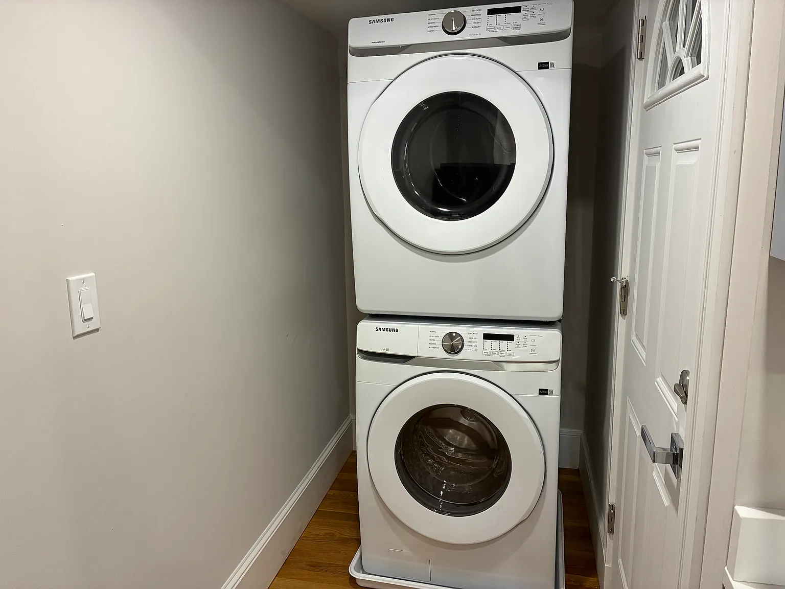 3 bed, 9999 sqft, $3,300 — Photo 4