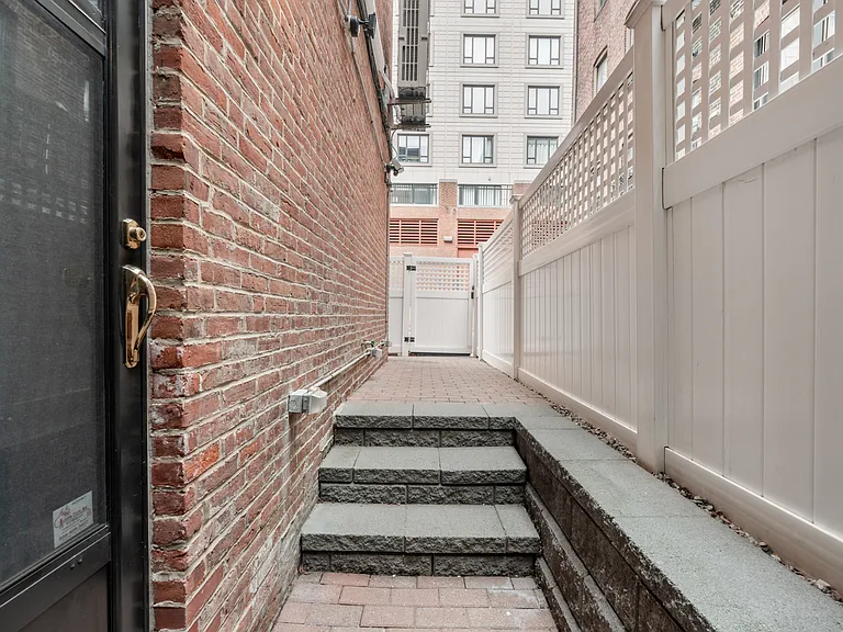 61 Saint Botolph St #61 — Photo 42