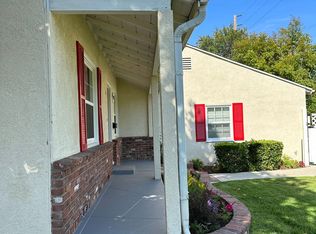 3917 W Chandler Blvd, Burbank, CA 91505