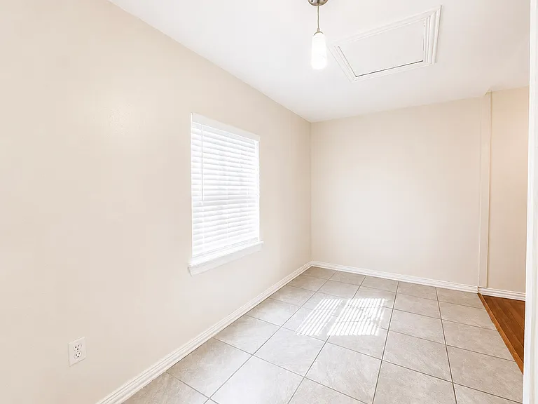 709 S Munger Blvd — Photo 13