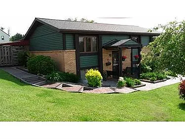 64 Corbett Ave photo 1
