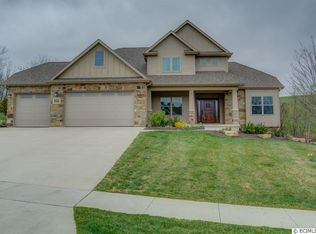 3405 Peach Tree Ln, Dubuque, IA 52002