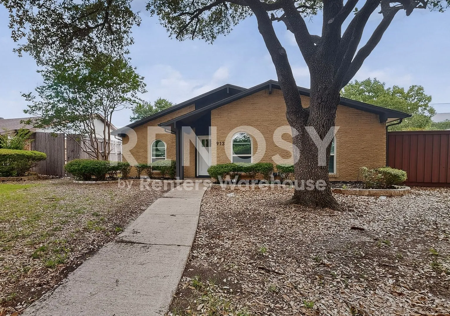 Refreshed Plano Gem Rent Concession - 2nd Month Free — Photo 3
