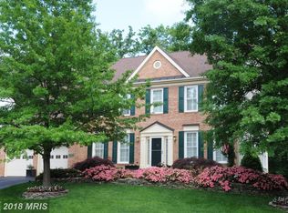 2427 Mill Heights Dr, Herndon, VA 20171