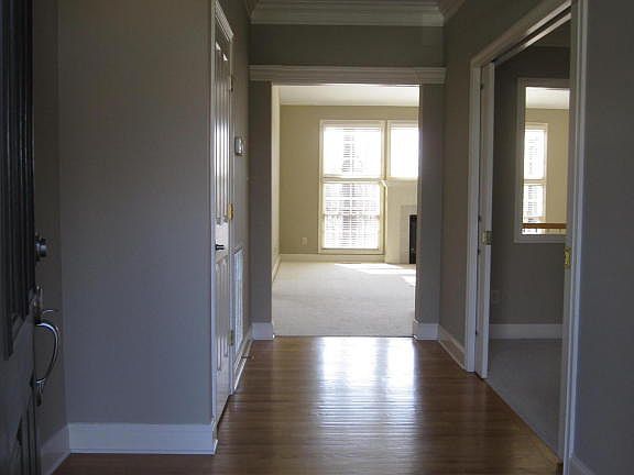 2nd image of 261 Valleyview Dr #2