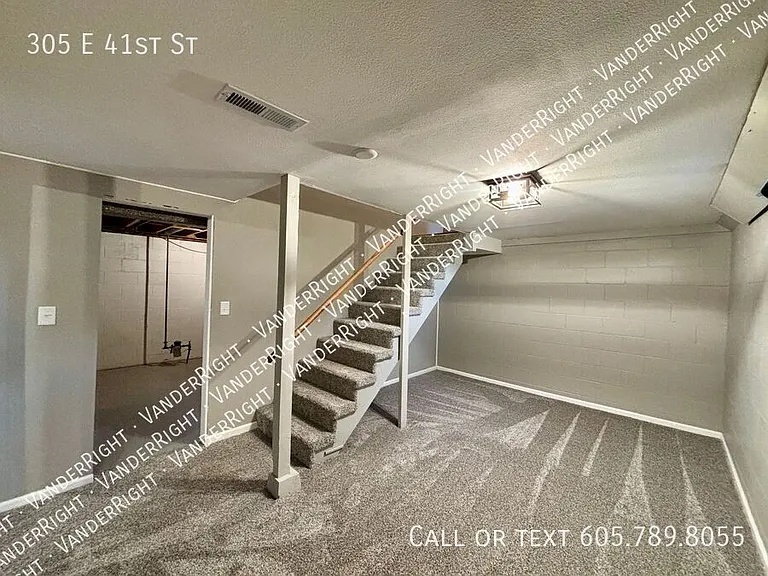305 E 41st St — Photo 16