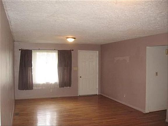 2nd image of 11 Lakeshore Dr