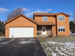 597 Guinevere Dr, Rochester, NY 14626