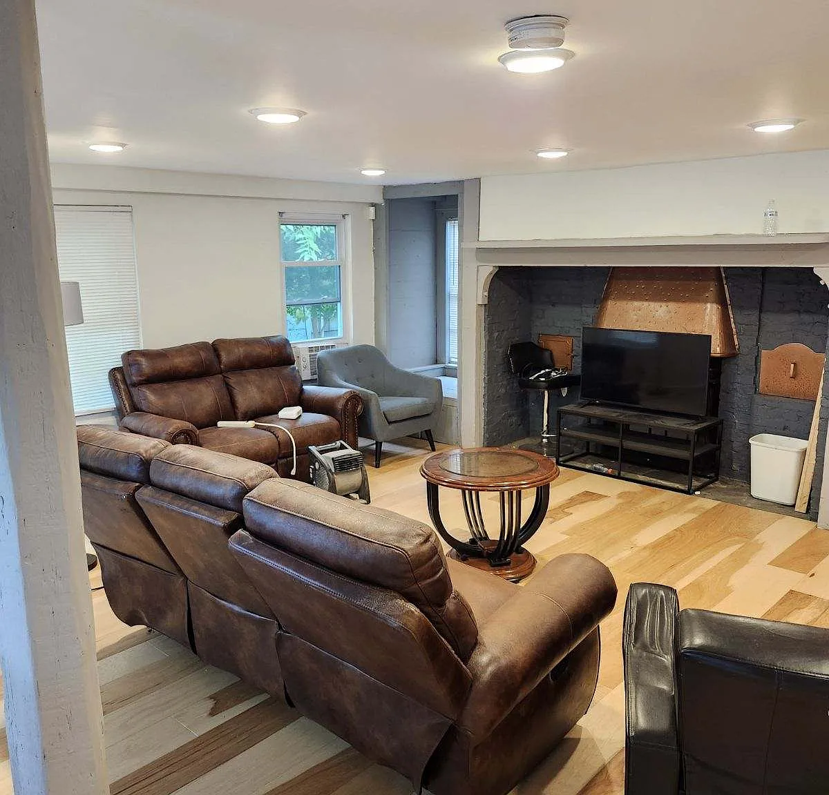10 bed, 3150 sqft, $7,000 — Photo 3