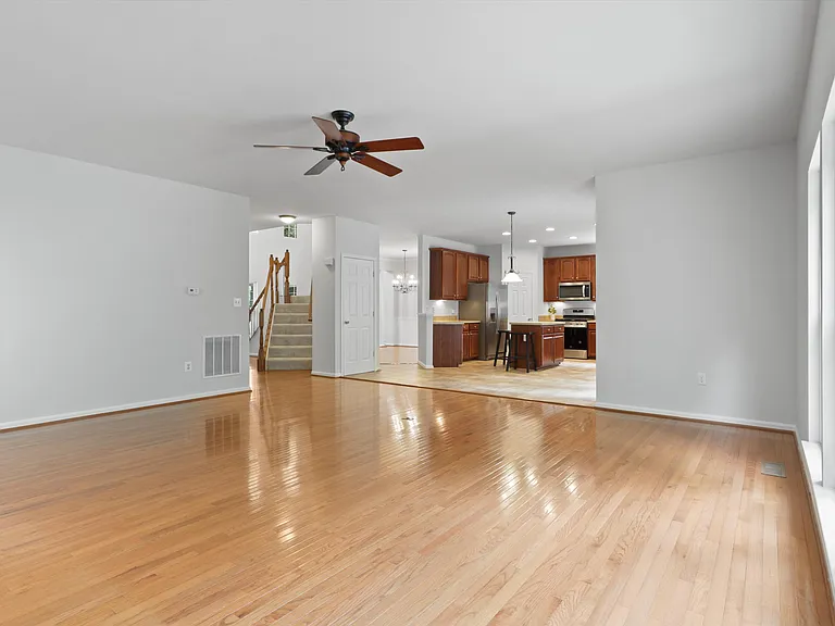 14203 Murphy Ter — Photo 9