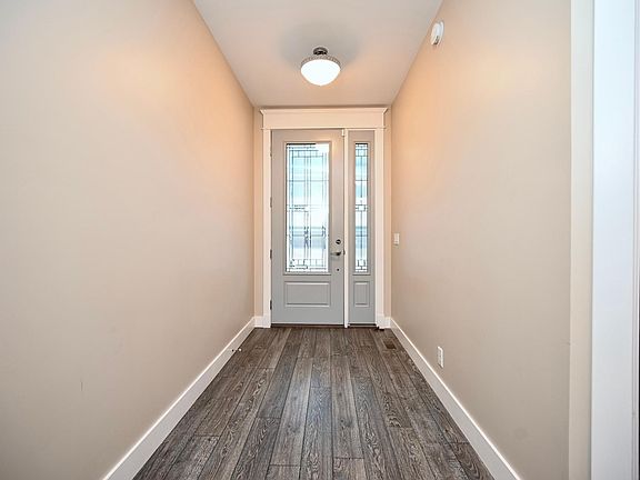 3rd image of 384 Valley Oaks Dr