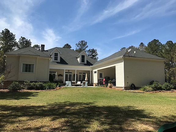 3rd image of 405 Woodbridge Cir