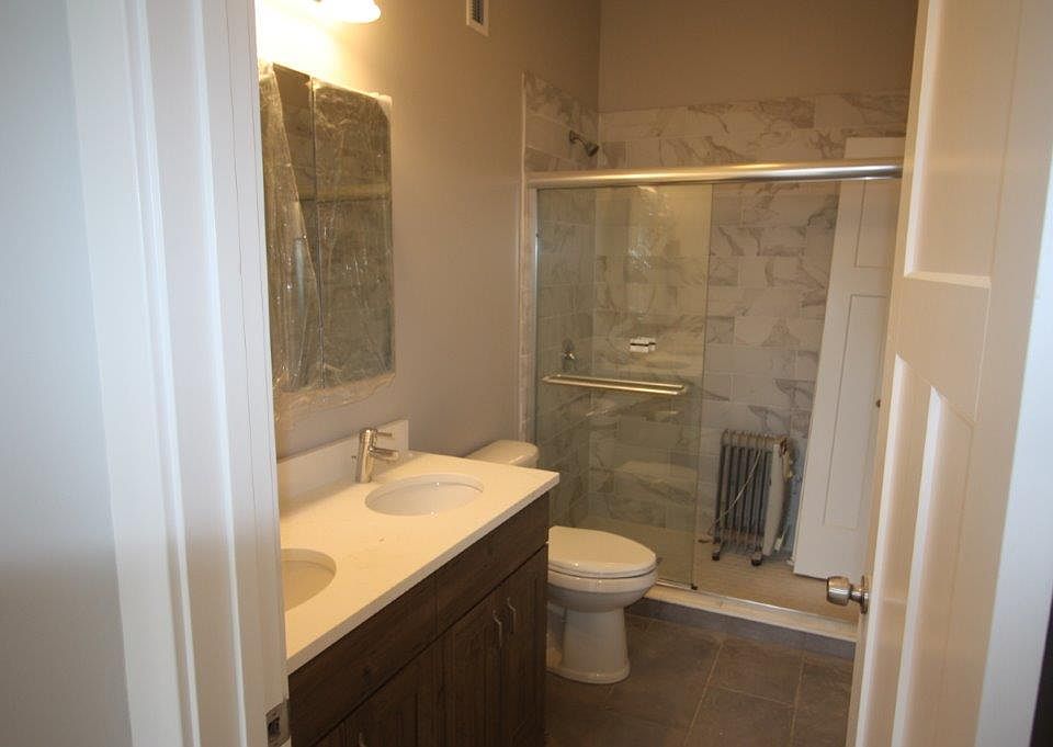 2nd image of 1311 N Western Ave #2R