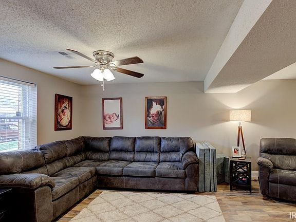 5th image of 3737 Evergreen Ave