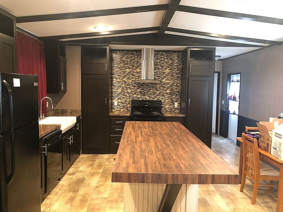 Kitchen with large island!