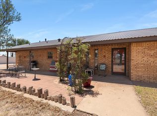 881 N Us Highway 385, Levelland, TX 79336
