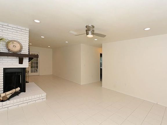 3rd image of 3928 Prado Dr