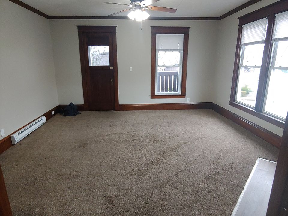 1st image of 102 Franklin St APT 2