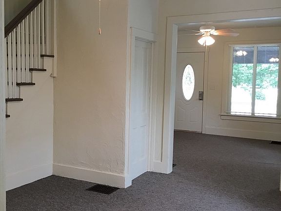 3rd image of 618 S 8th St