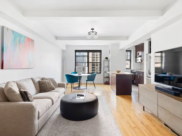 200 East 16th Street image 1 of 7