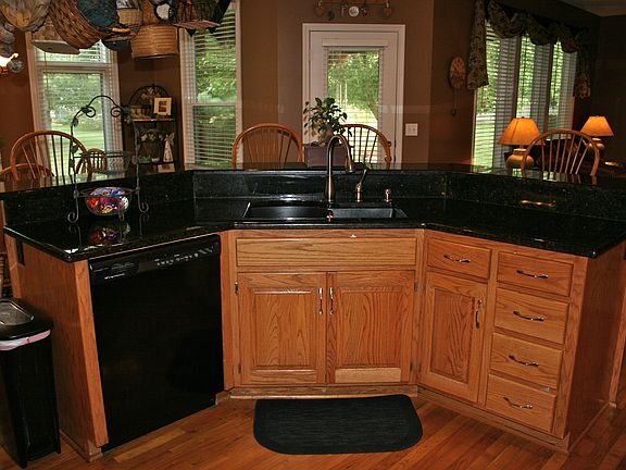 Kitchen island with granite 
