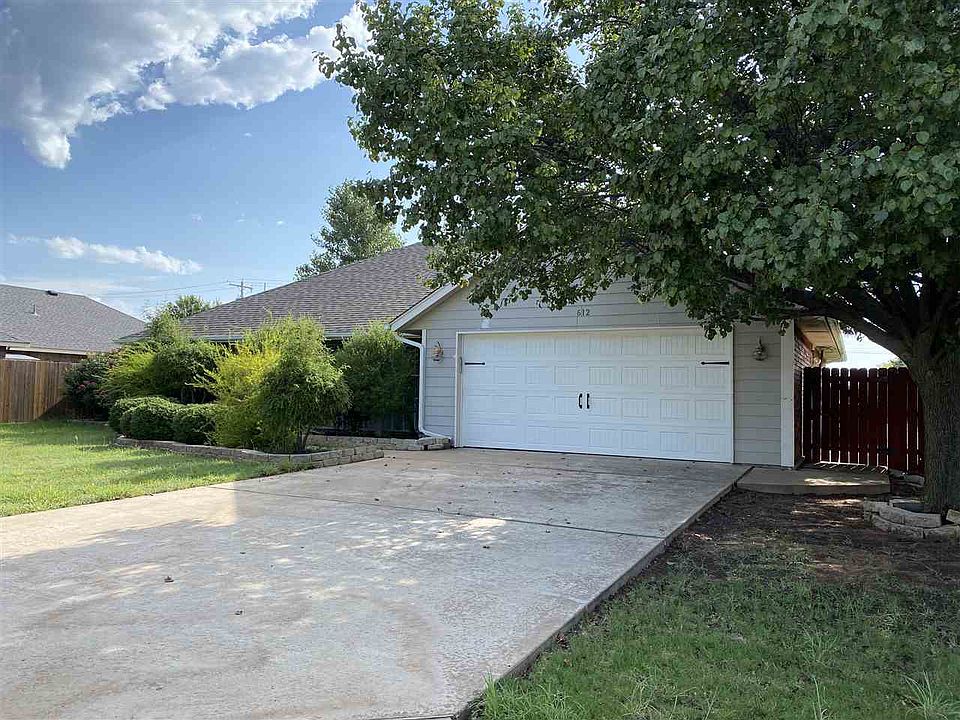 2nd image of 612 Auba Jane Cir