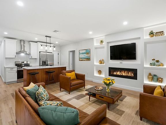 2nd image of 23 Murray Hill Rd
