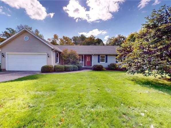 30102 Rickey Ln, Wickliffe, OH 44092