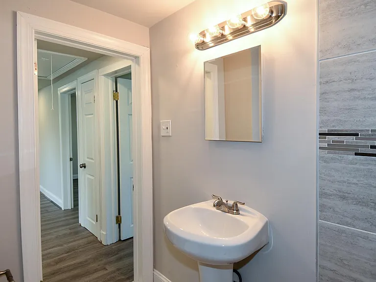8002 Shelley Dr — Photo 10
