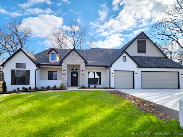 2711 Falls Bend Dr, Sapulpa, OK 74066