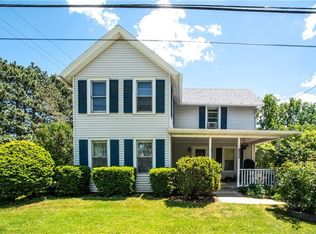 1445 Mertensia Rd, Farmington, NY 14425