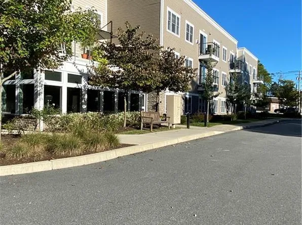 1001 Main St #2, East Greenwich, RI 02818