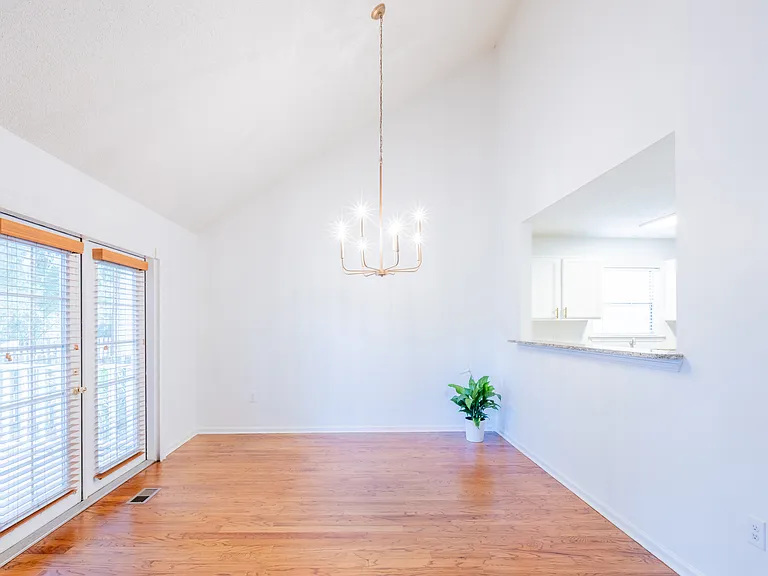 541 Pointe South Dr — Photo 5