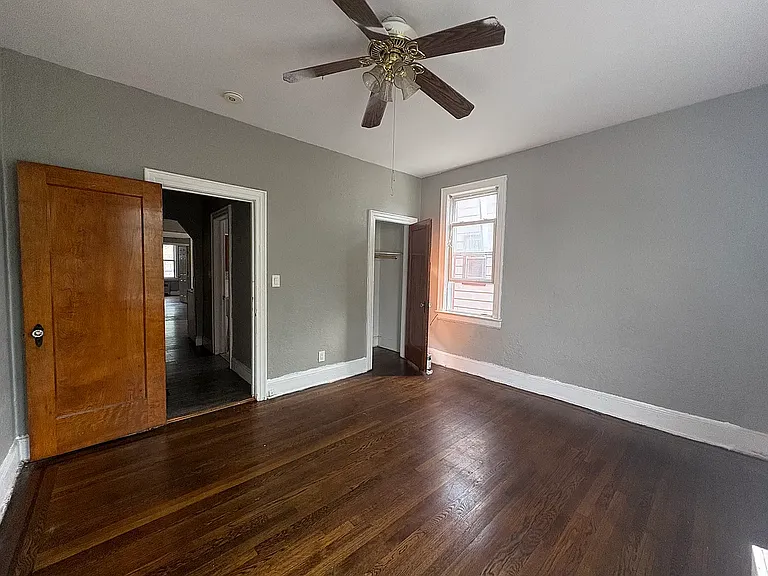 1588 Leslie St #2R — Photo 9