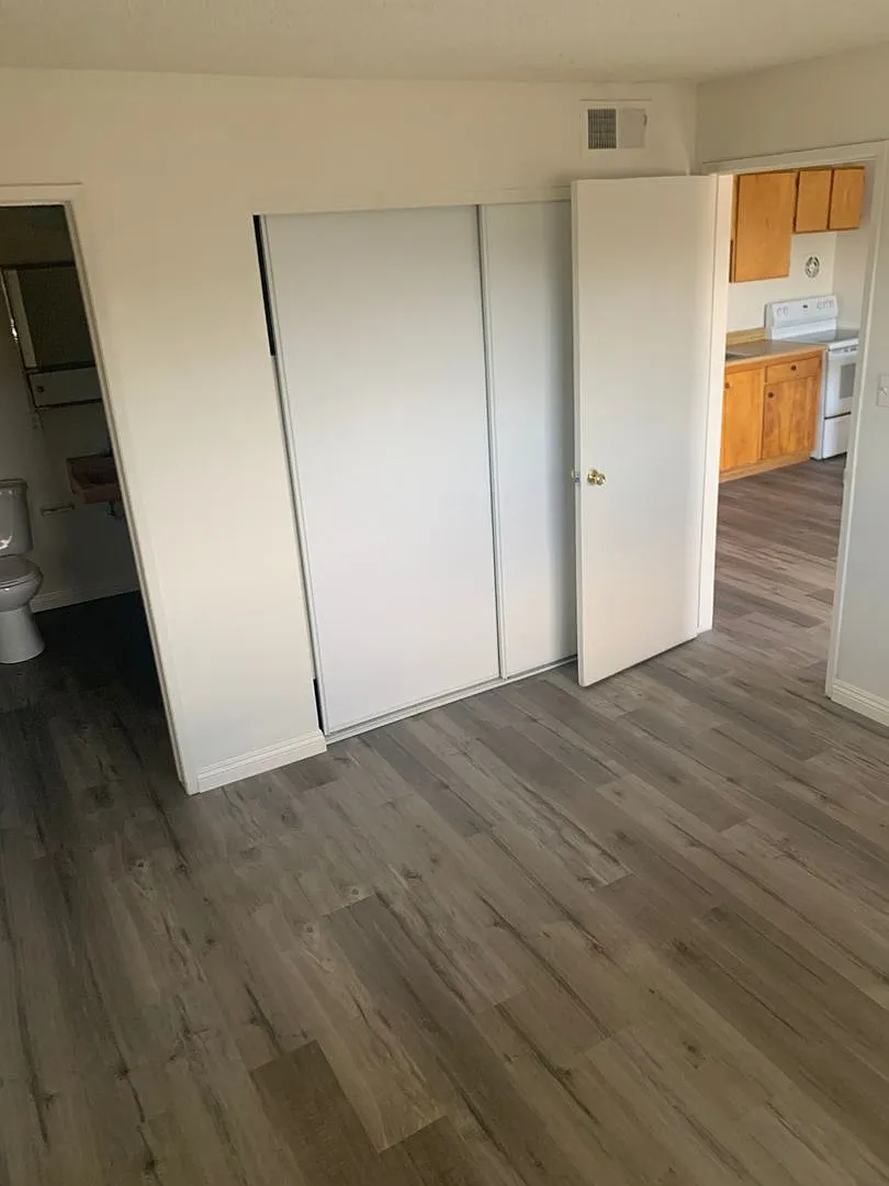 1 Bedroom 1 Bath In Central Las Vegas — Photo 2