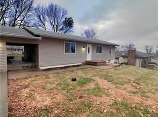 1603 Ridge Dr, Mound City, MO 64470