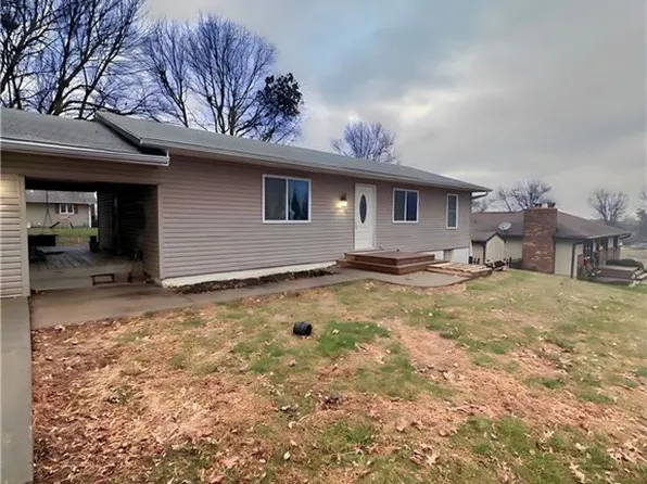 1603 Ridge Dr, Mound City, MO 64470