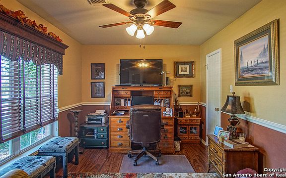 4th image of 218 Rosegate Dr