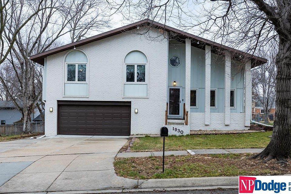 1st image of 1930 Oakdale Ave