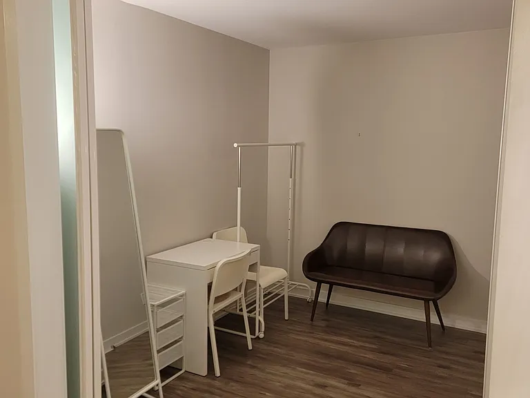 33 Charles St E #606 — Photo 9