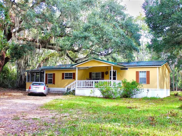 1202 Wayne St, Darien, GA 31305