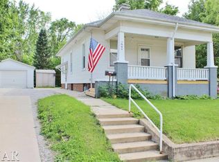 1608 Iowa St, Bloomington, IL 61701