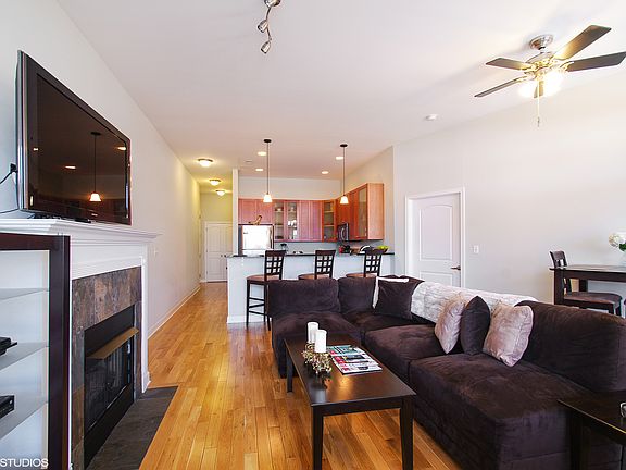 3rd image of 5067 N Lincoln Ave APT 203