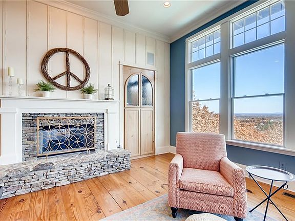 5th image of 4316 Highborne Dr NE
