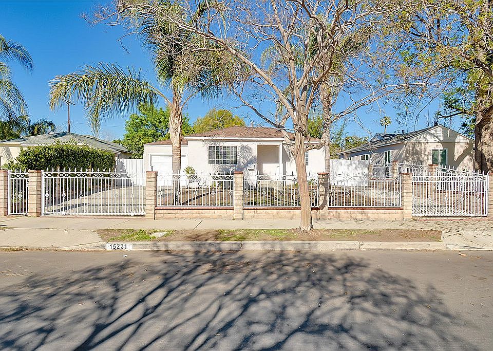 1st image of 15231 Cantara St