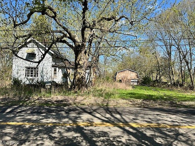 2nd image of 1180 Deerfield Ave N