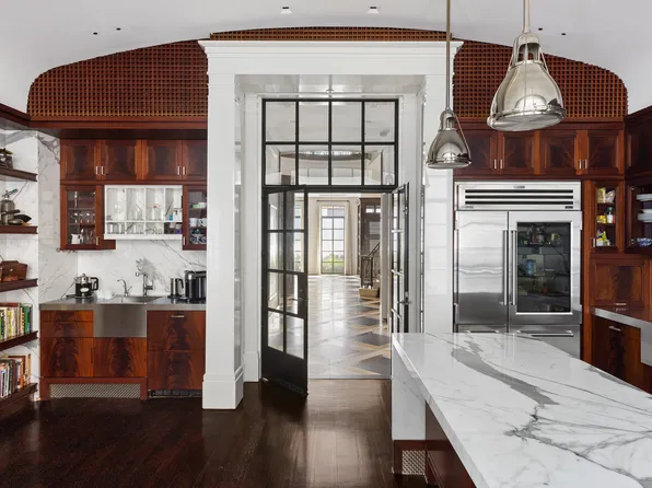 145 Reade Street image 8 of 31