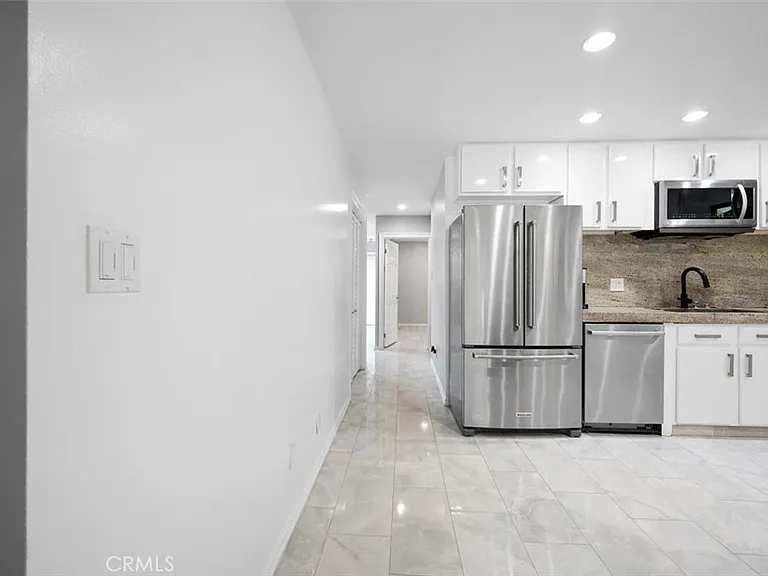 905 Dickson St #1 — Photo 12