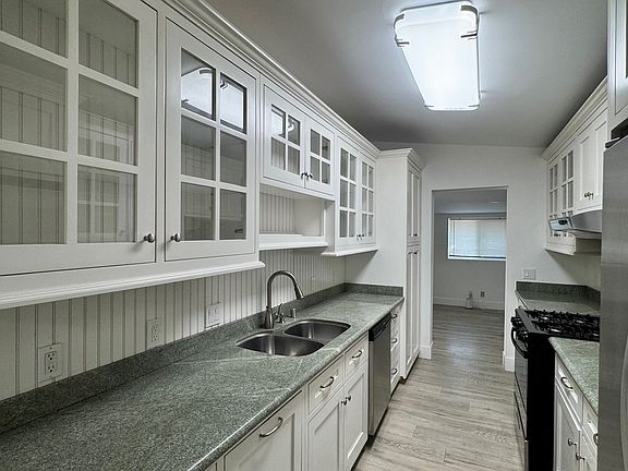5th image of 2341 Irving Ave #2