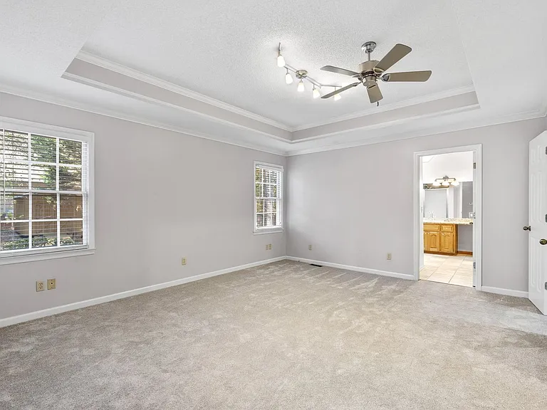 22 Country Club Dr — Photo 14